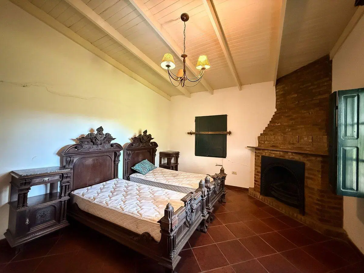 Campo en Venta en Los Hornos casa y pileta 2