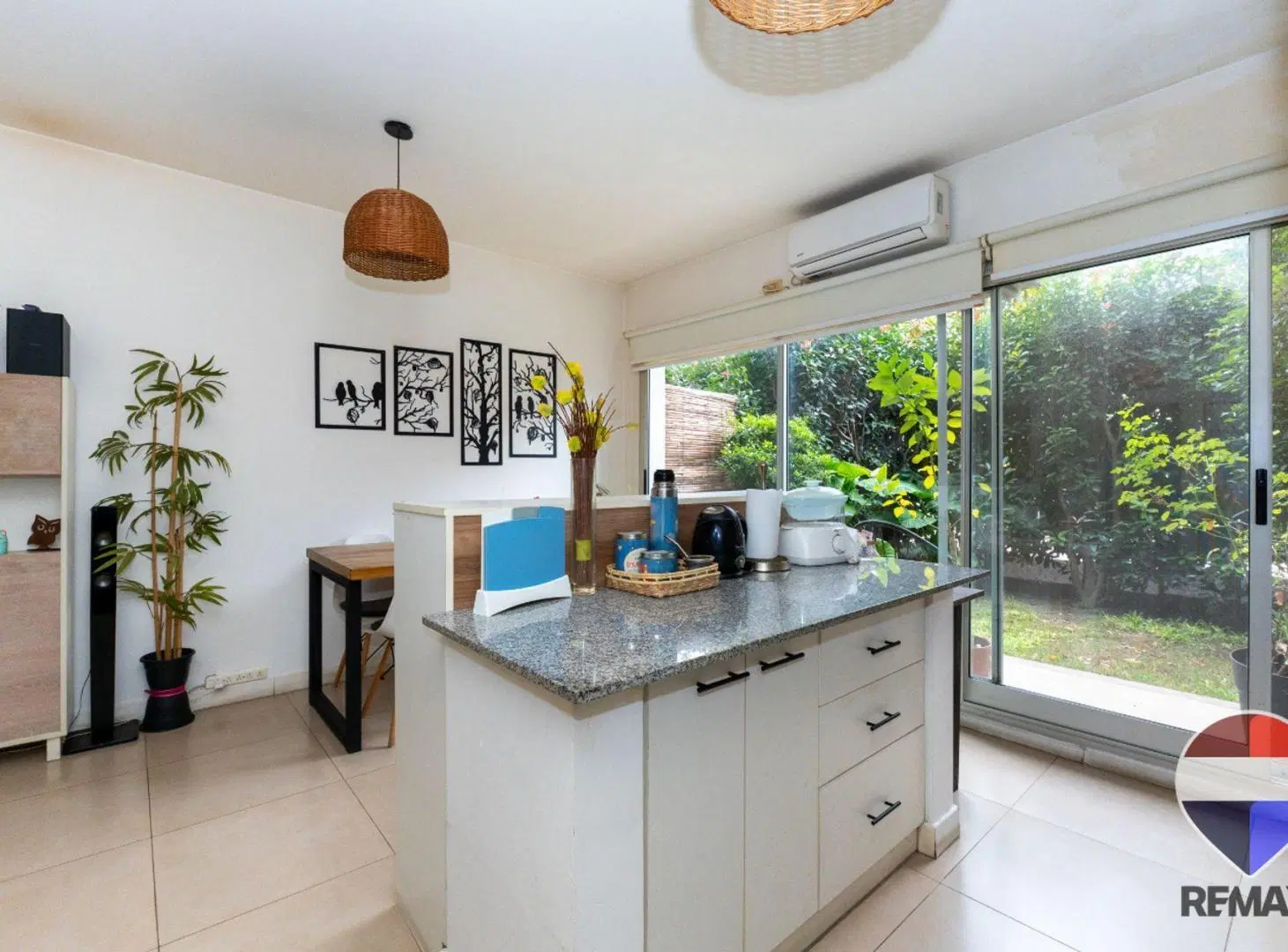 VENTA LOFT EN PB CON JARDÍN EN SENDERO NORDELTA 4