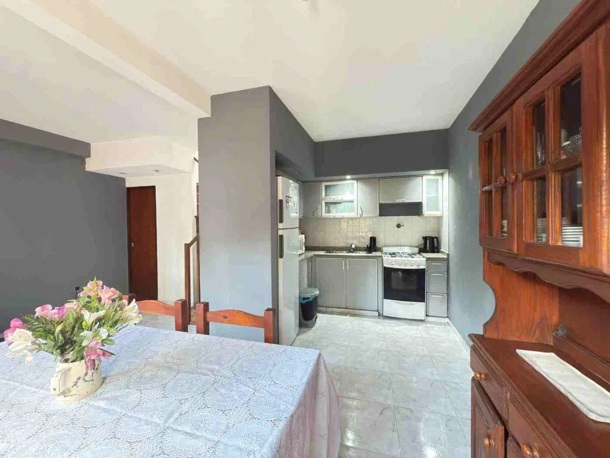 Venta Casa en Ph 3 dormitorios con patio y cochera 2