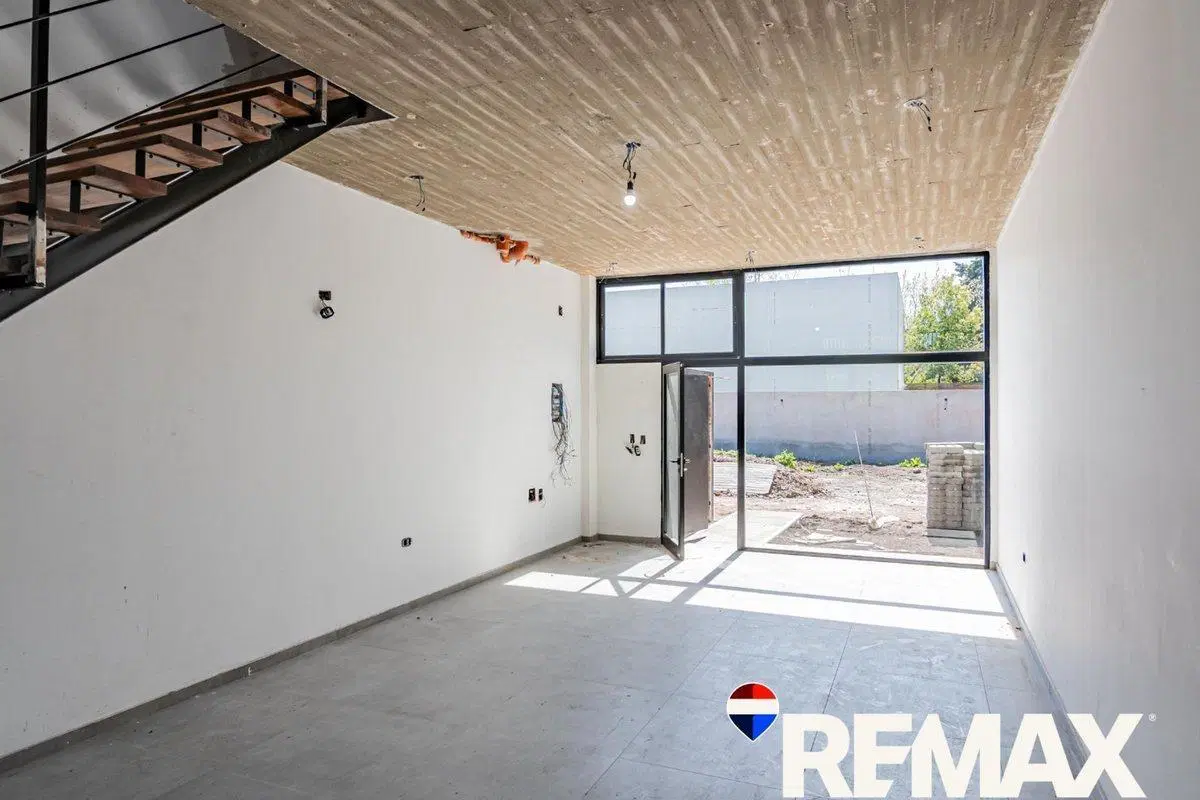 LOCAL A ESTRENAR EN VENTA - José Hernandez 5
