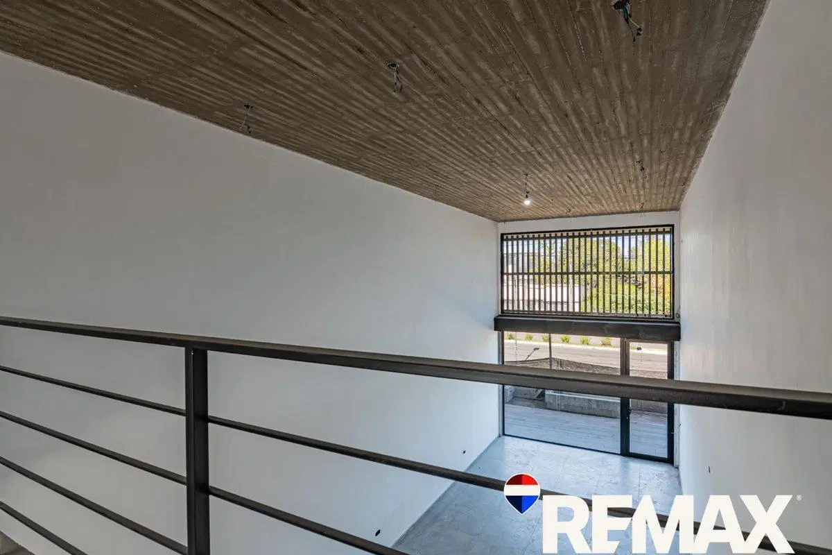 LOCAL A ESTRENAR EN VENTA - José Hernandez 3