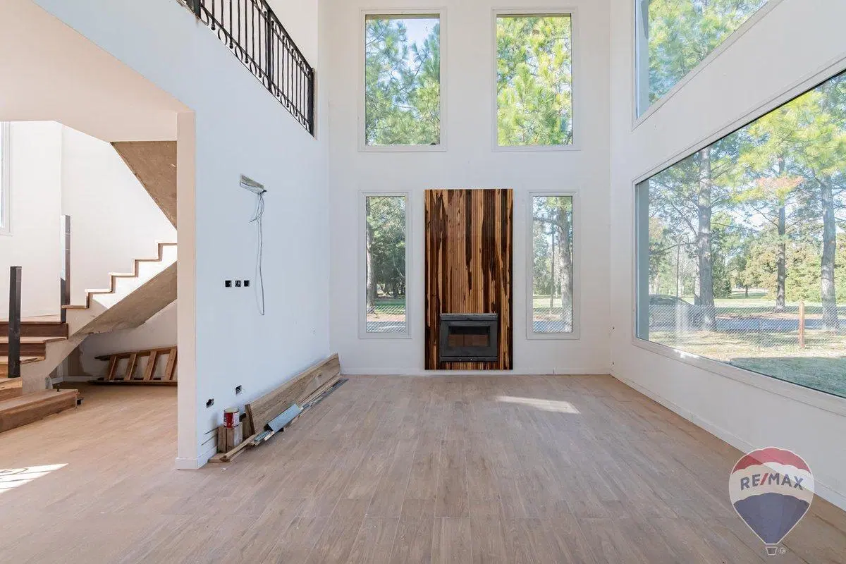 CASA EN VENTA EN MIRALAGOS 8
