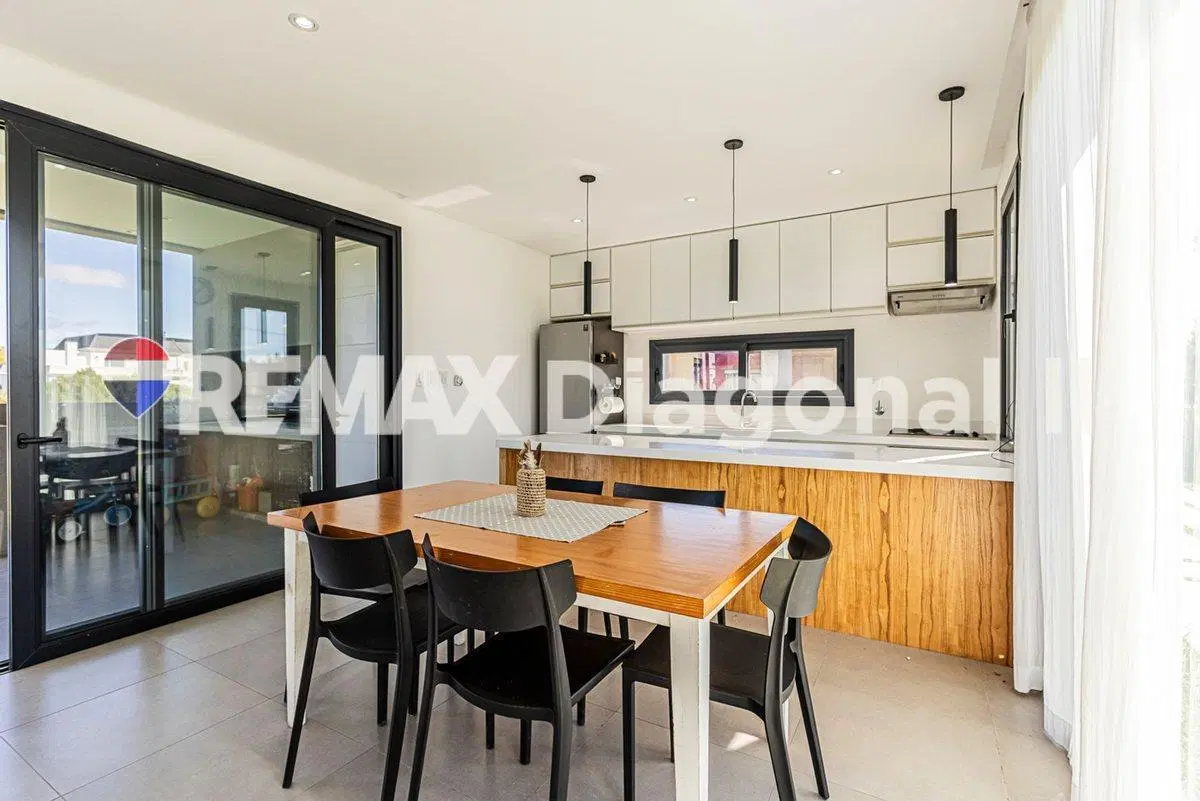 Casa en Venta en Campos de Roca II 3