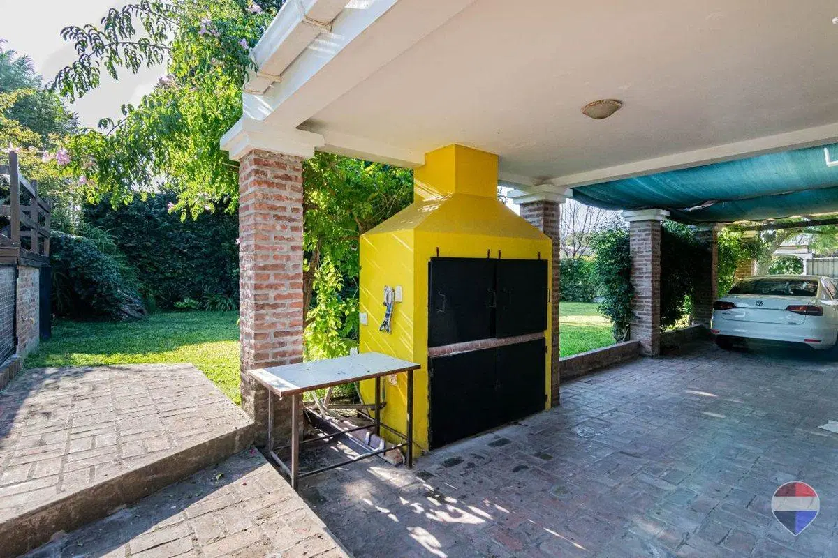 CASA EN VENTA EN CITY BELL 5