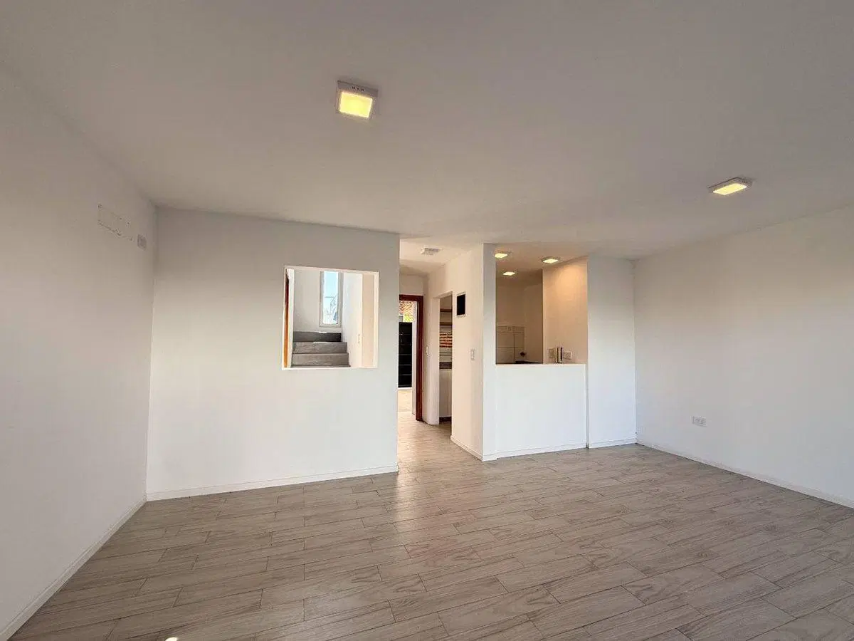 VENTA DUPLEX DOS DORMITORIOS CON PARQUE, CITY BELL 3