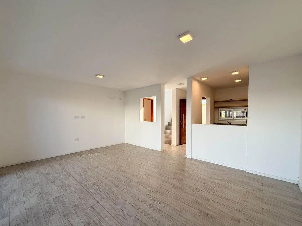 VENTA DUPLEX DOS DORMITORIOS CON PARQUE, CITY BELL 8