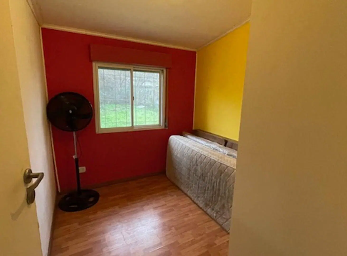 Casas de tres dormitorios en venta en La Plata 4