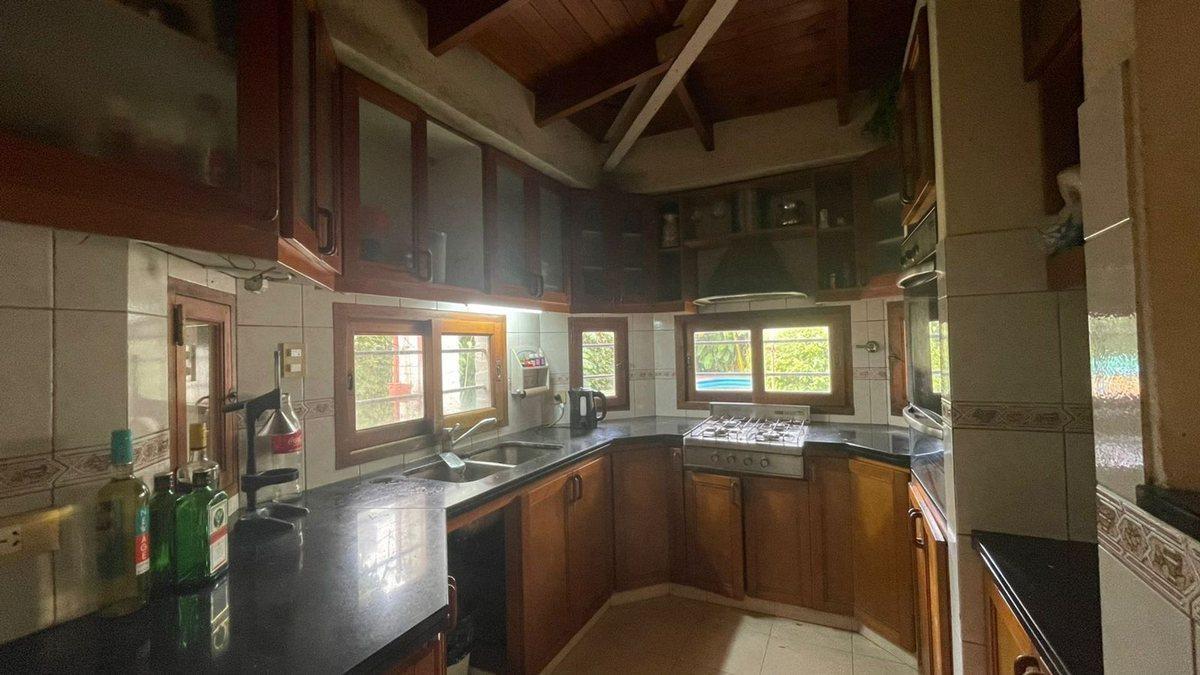 Foto de Casa a la venta en La Plata, imagen 4
