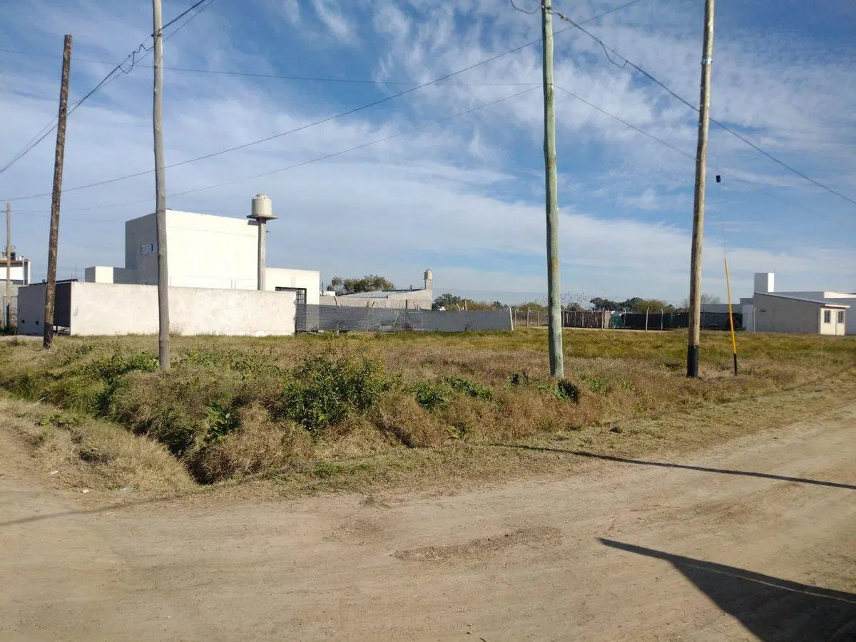 LOTE EN VENTA EN GONNET 2