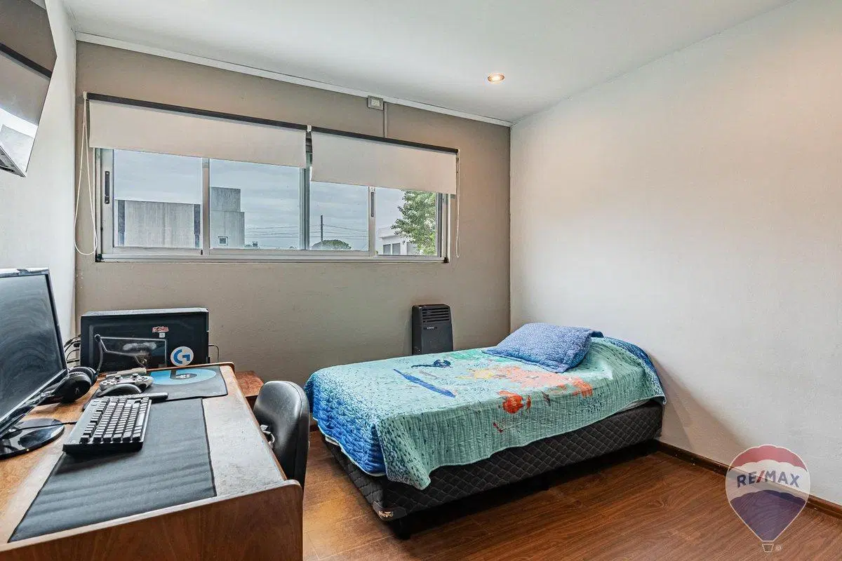 Casa en venta Gonnet 4
