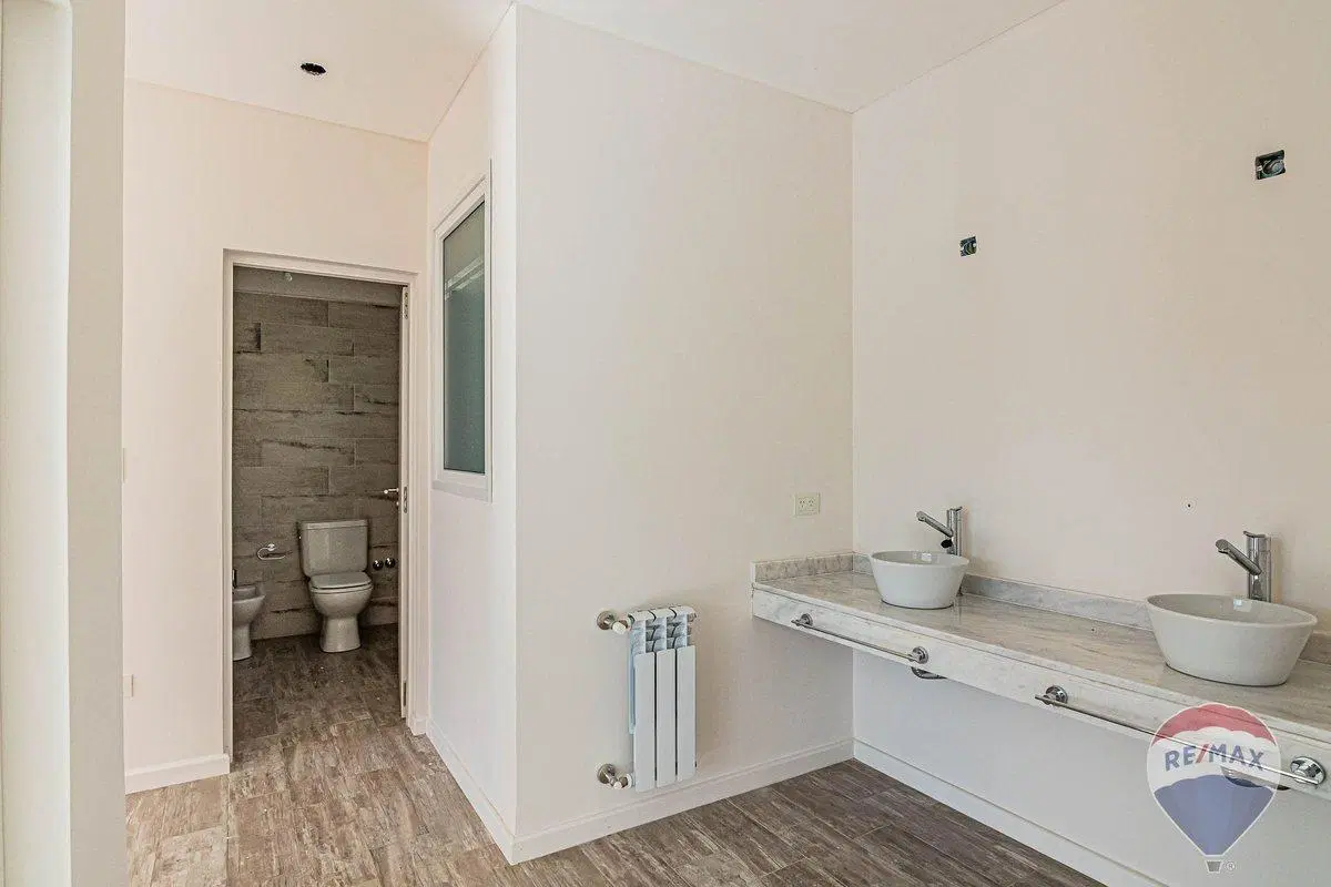 CASA EN VENTA EN HARAS DEL SUR 2, AL GOLF 5