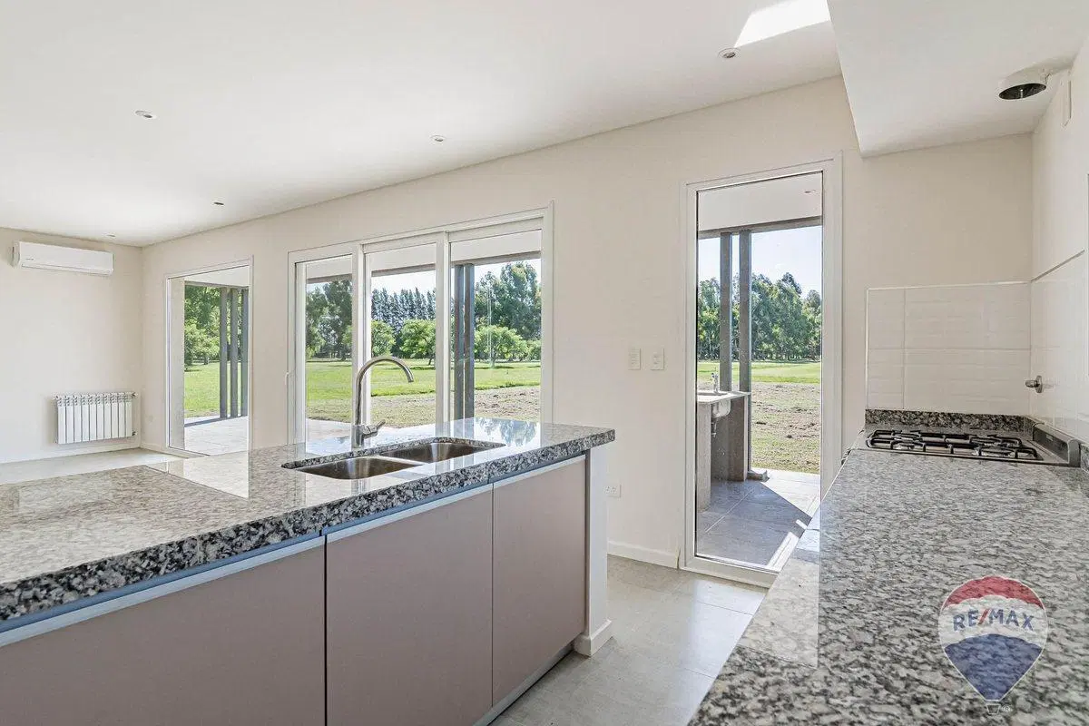 CASA EN VENTA EN HARAS DEL SUR 2, AL GOLF 2