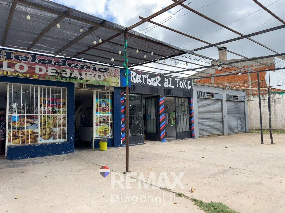 CASA Y LOCALES EN VENTA EN ROMERO 4