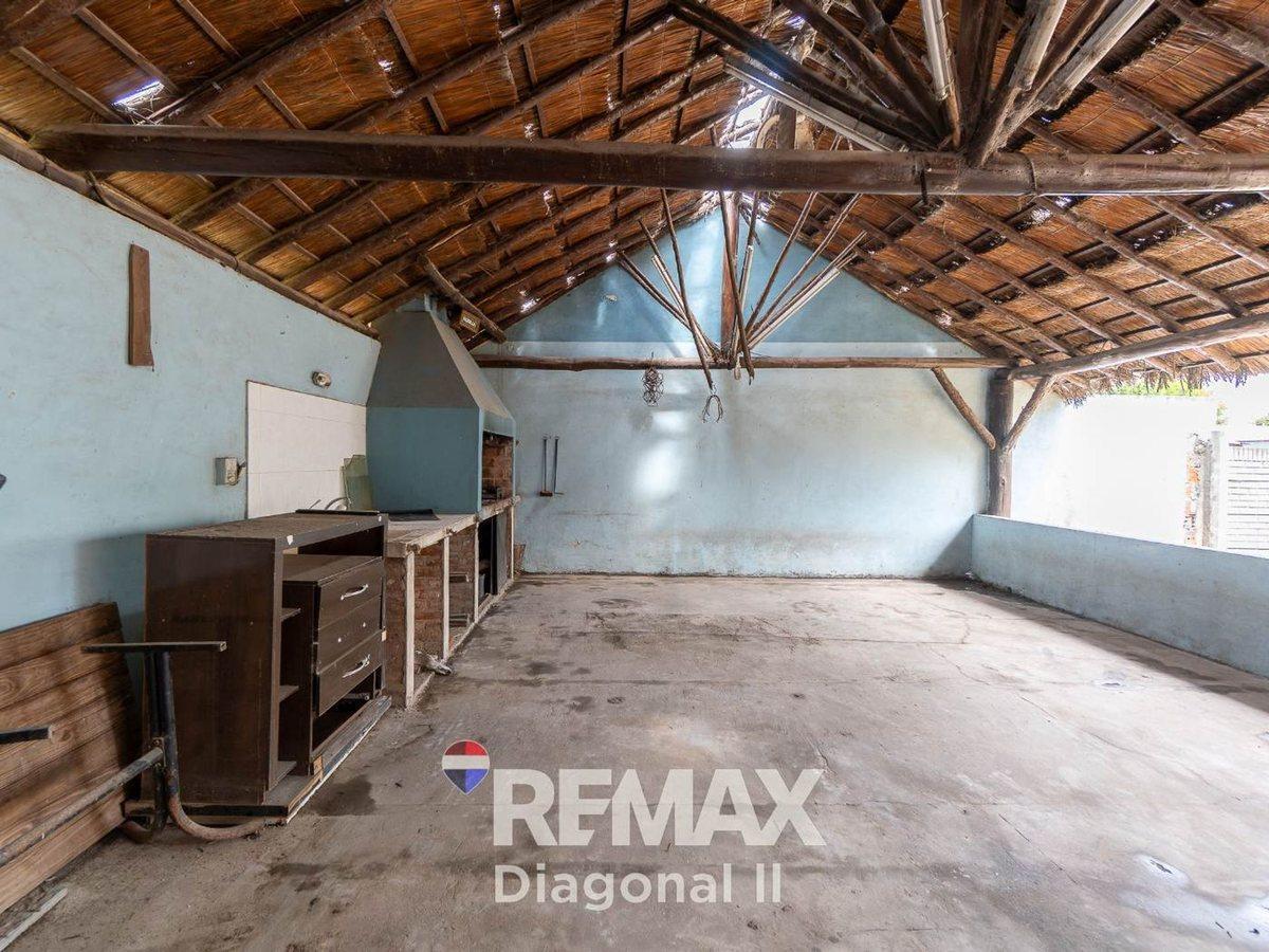 Foto de CASA Y LOCALES EN VENTA EN ROMERO, imagen 3
