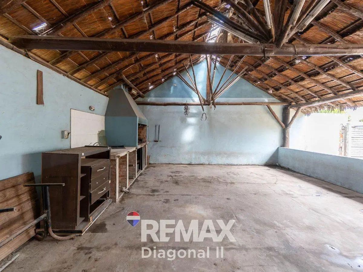 CASA Y LOCALES EN VENTA EN ROMERO 2