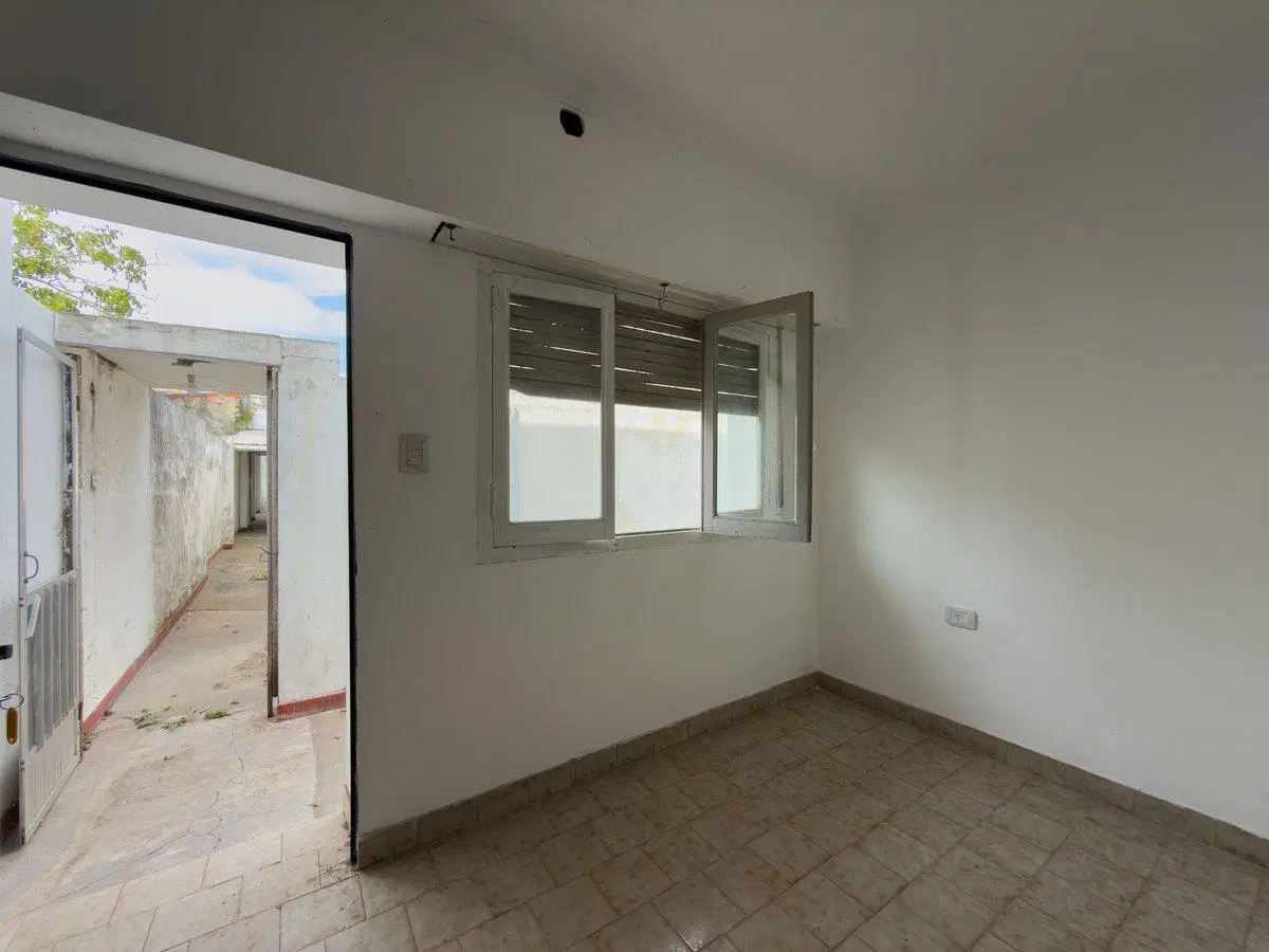CASA EN VENTA RINGUELET 4