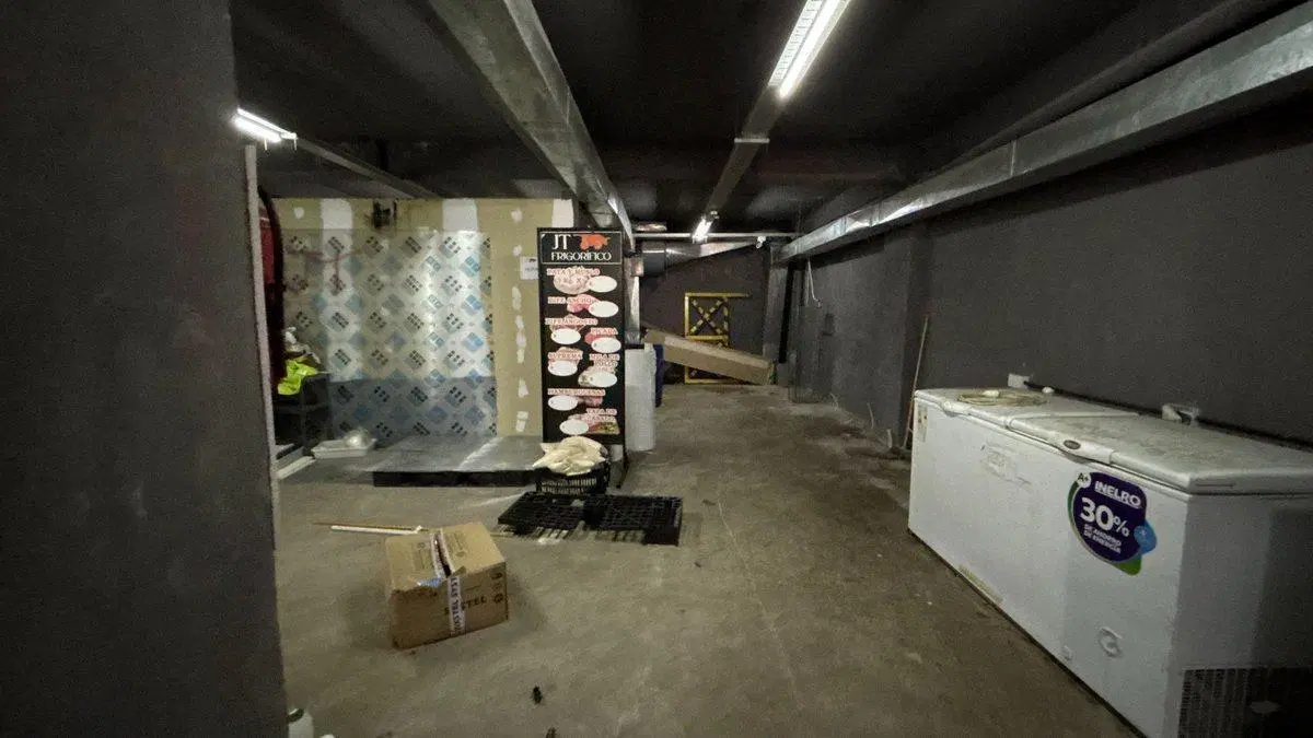 Venta Local comercial con oficina en Monserrat 2