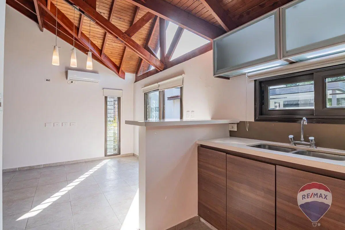 Casa en venta en GONNET 2