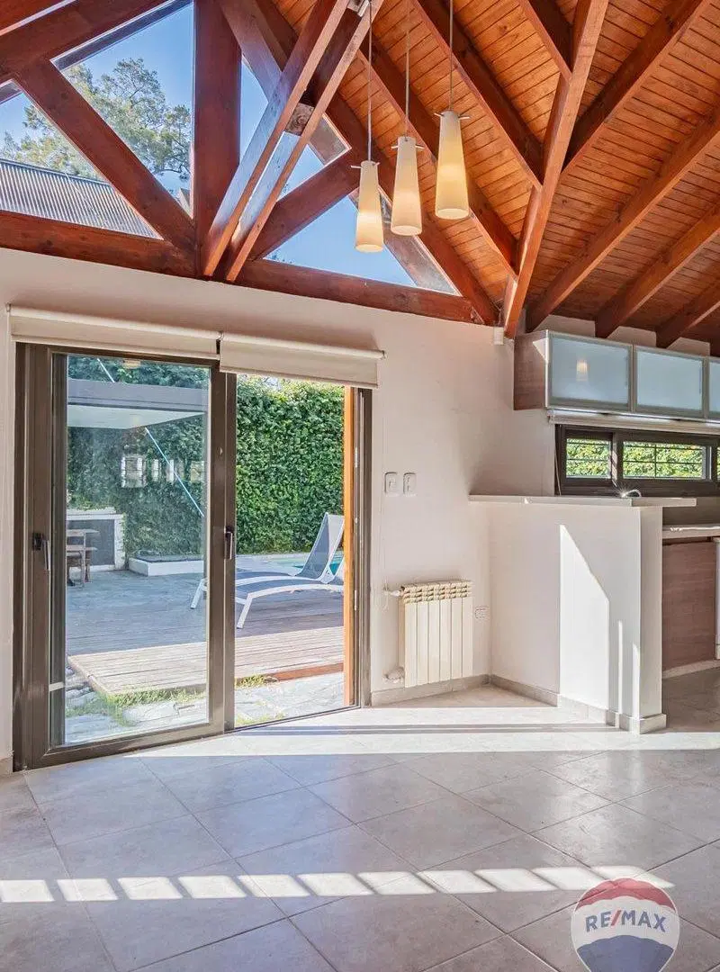 Casa en venta en GONNET 8