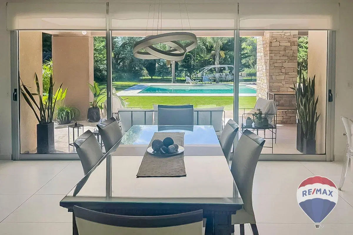 CASA EN VENTA EN MIRALAGOS 3