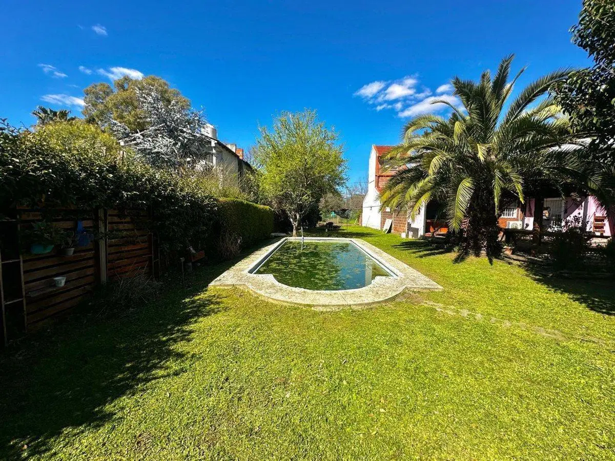 CASA EN VENTA BERAZATEGUI 4