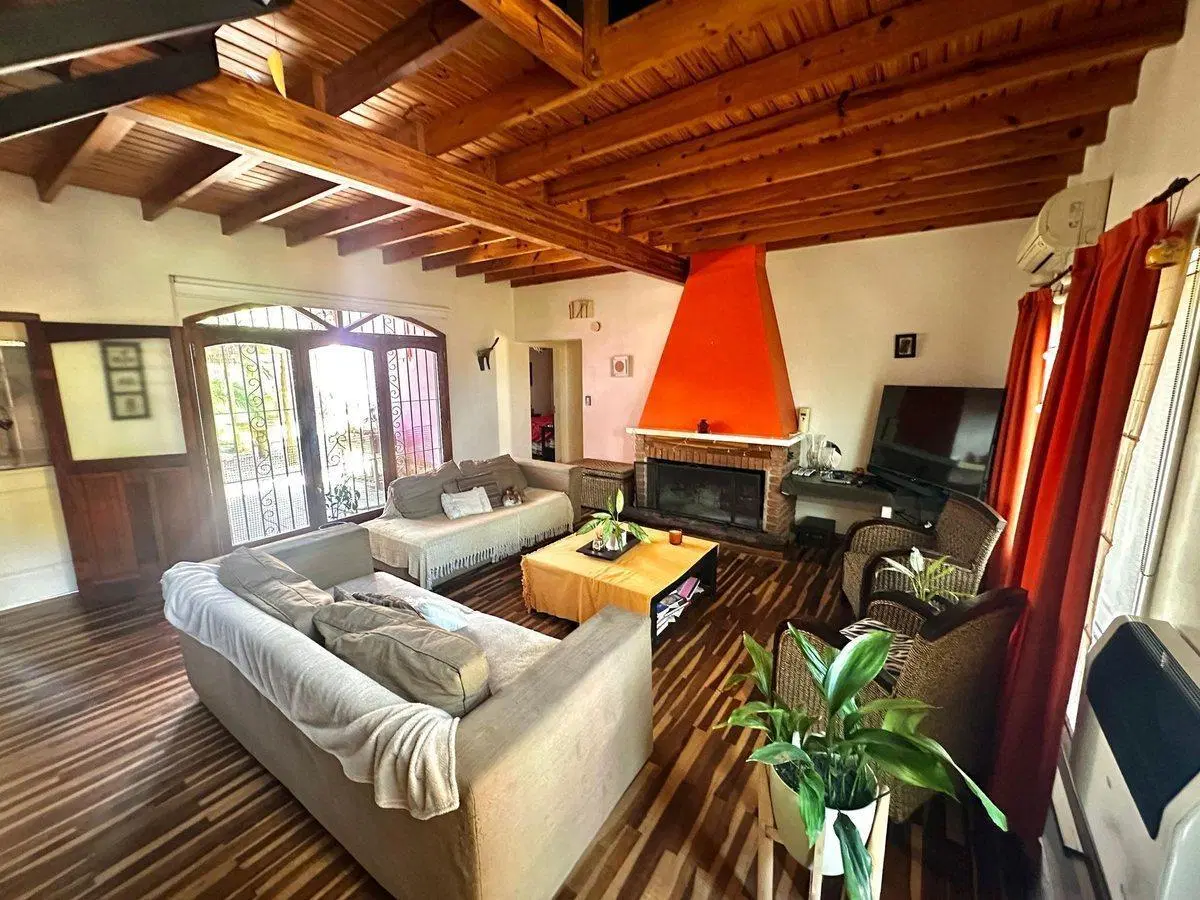 CASA EN VENTA BERAZATEGUI 5