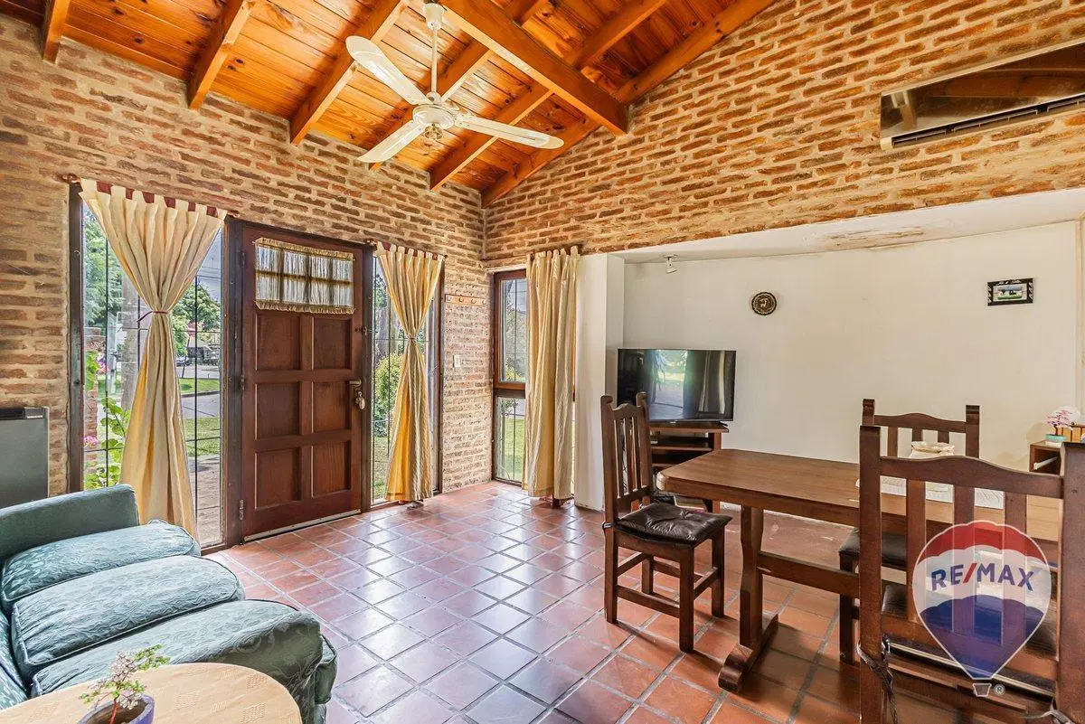 CASA EN VENTA EN CITY BELL 8