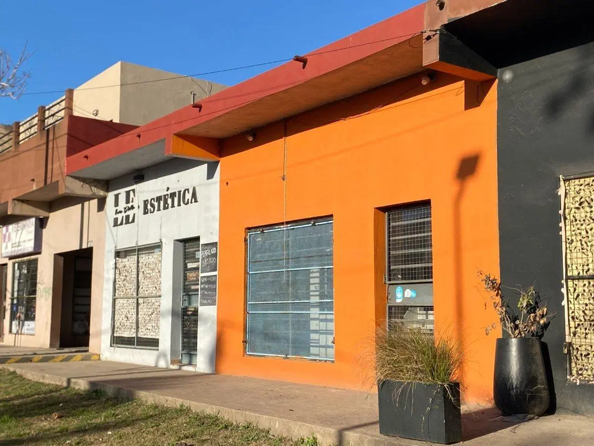 LOCAL COMERCIAL EN VENTA ARTURO SEGUI 5