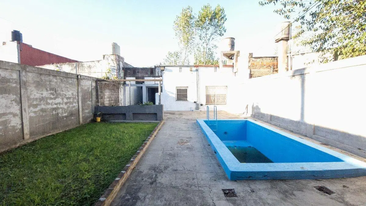Casa en Venta La Plata Los Hornos con Pileta 5