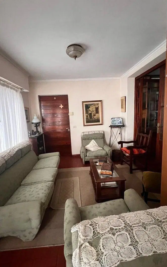CASA CON LOCAL EN VENTA BERAZATEGUI 2