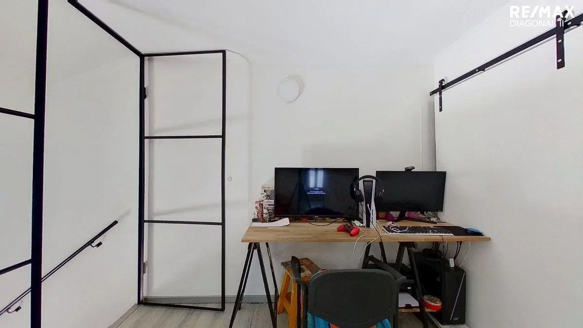 Casa en Venta con local Quilmes 3