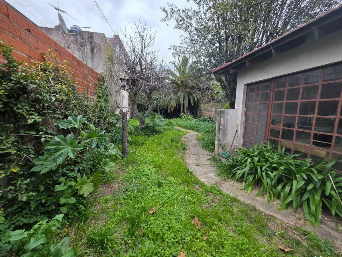CASA EN VENTA EN LA PLATA REFACCIONAR 8