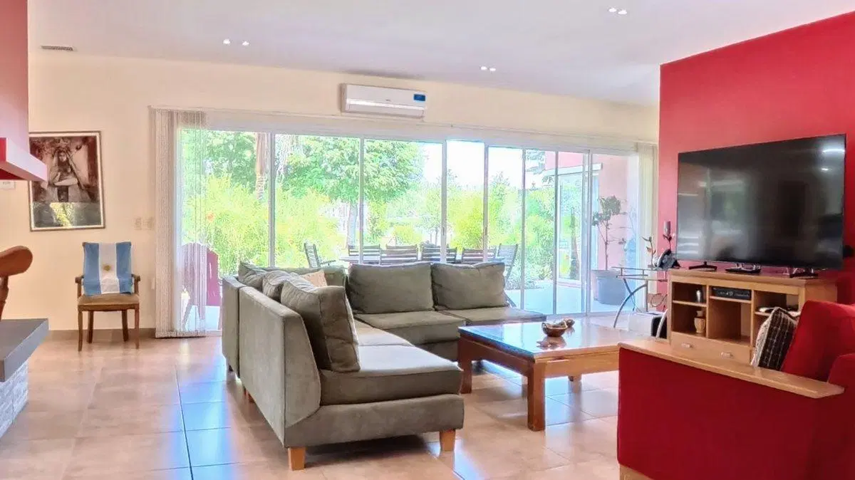 CASA EN VENTA MIRALAGOS 8