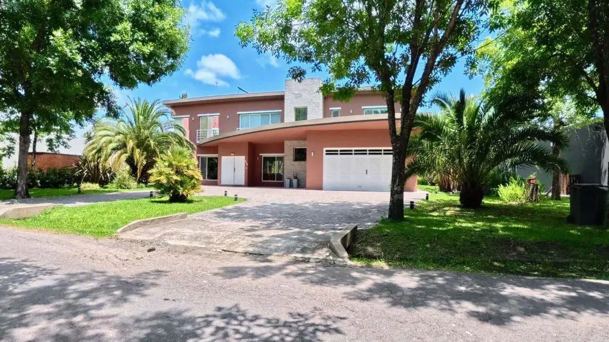 CASA EN VENTA MIRALAGOS 2