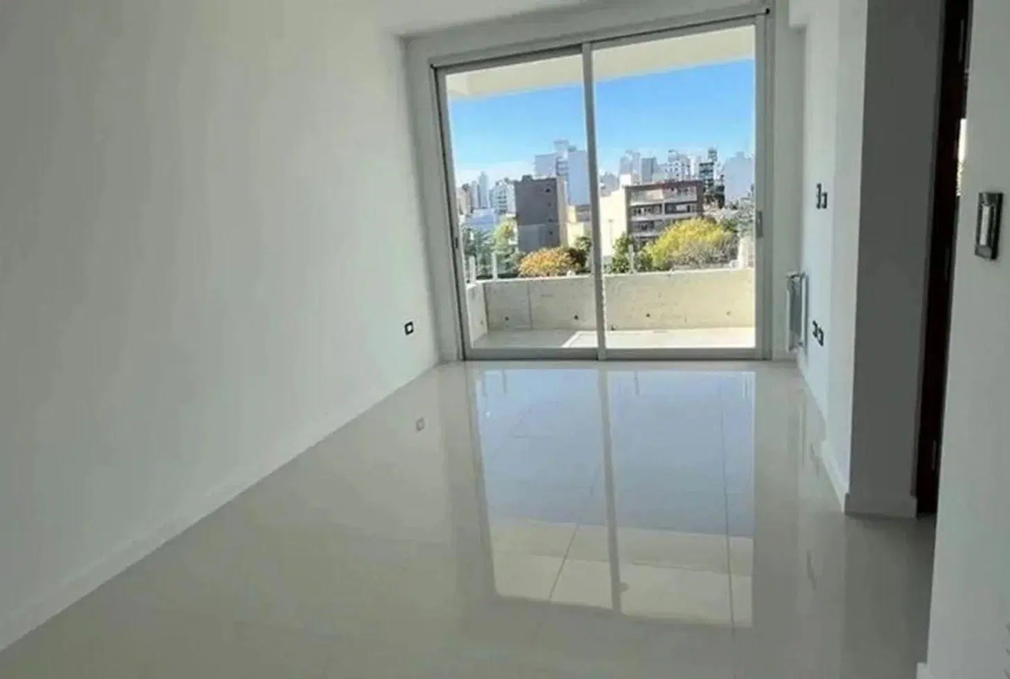 Departamento de un dormitorio en venta en La Plata 5