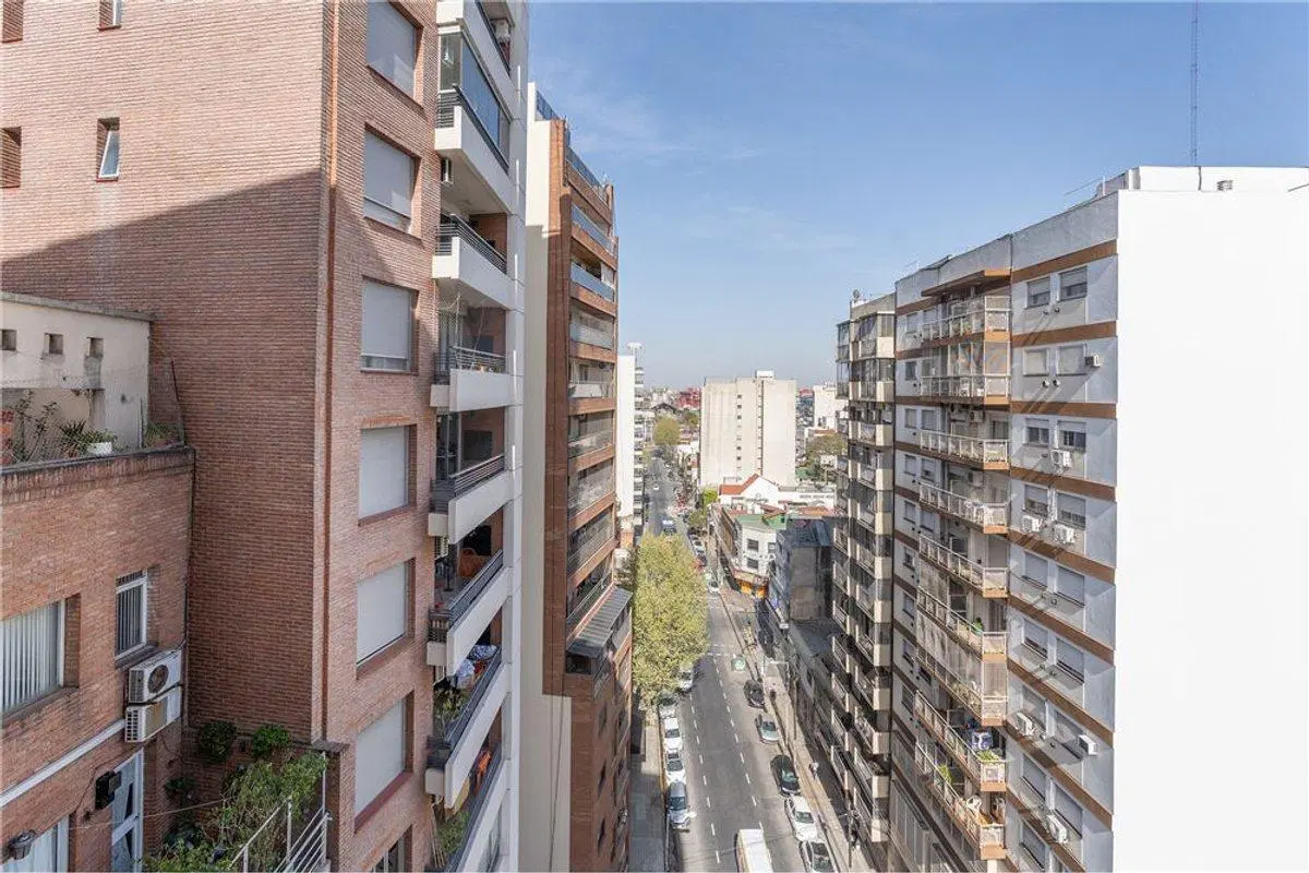 Venta depto. 4 amb. dependencias, Avellaneda 3