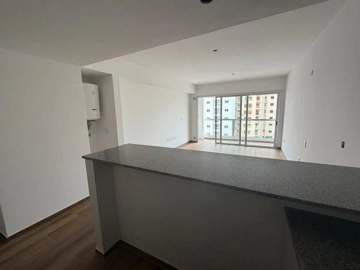 DEPARTAMENTO MONOAMBIENTE. VENTA. LA PLATA 4