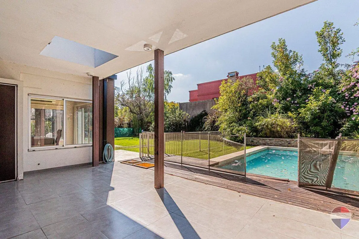 CASA EN VENTA EN CITY BELL 5