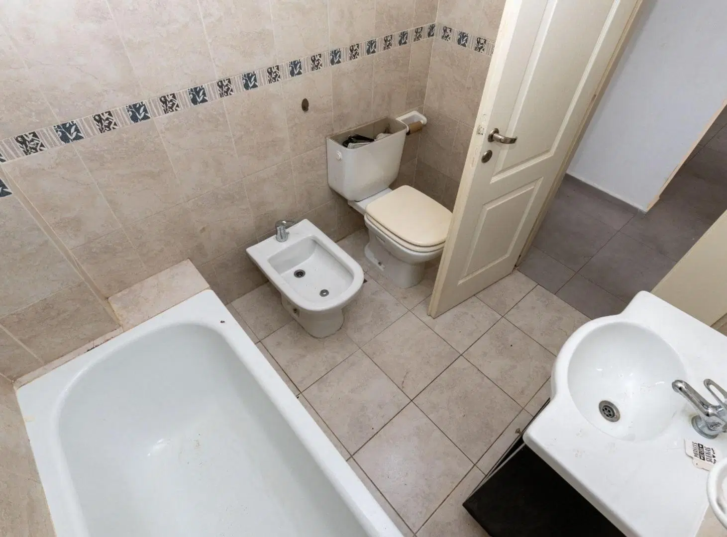 VENTA MONOAMBIENTE DIVISIBLE 41M2 FLORESTA 4