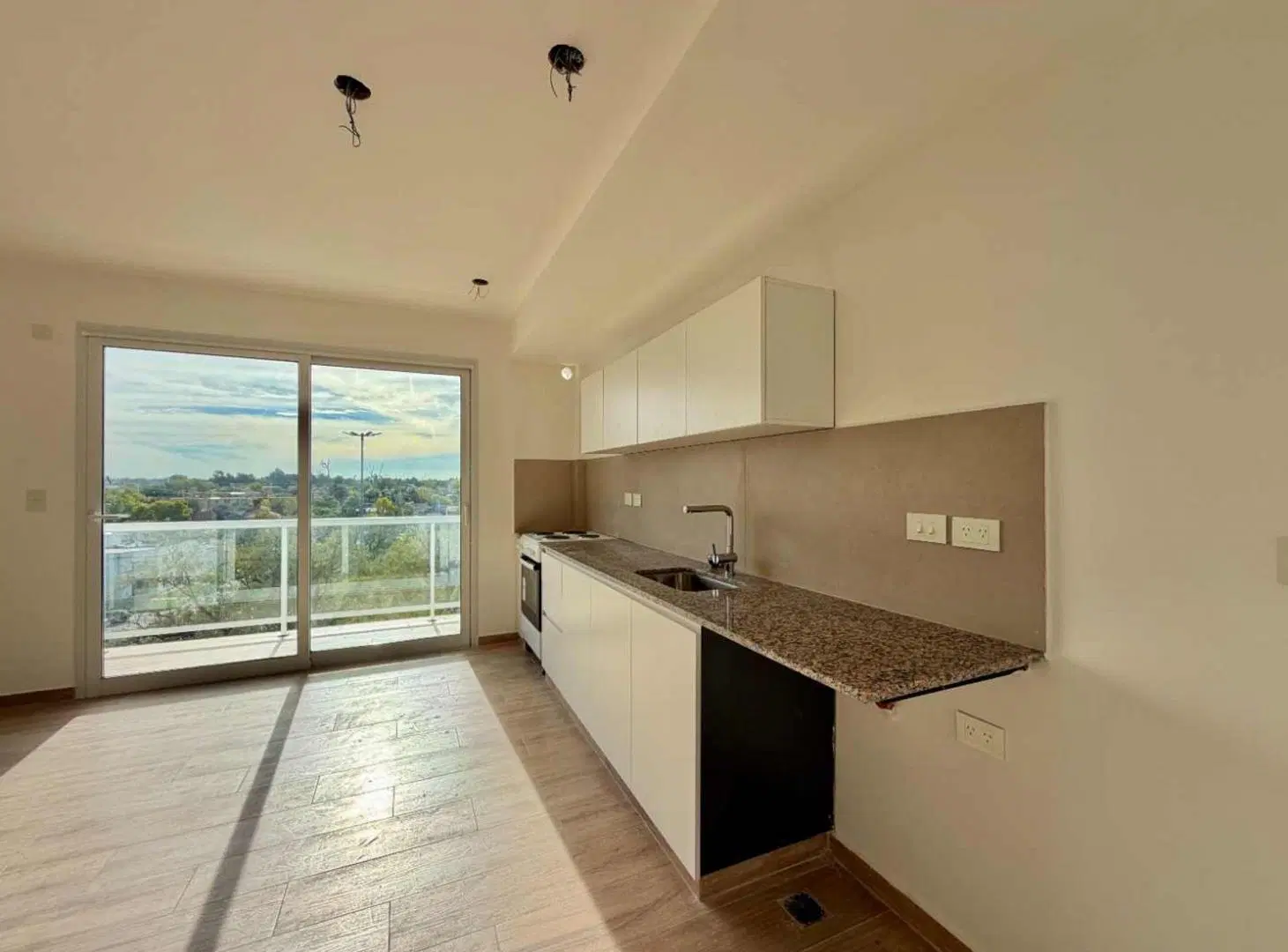 Departamento en venta con terraza privada La Plata 4