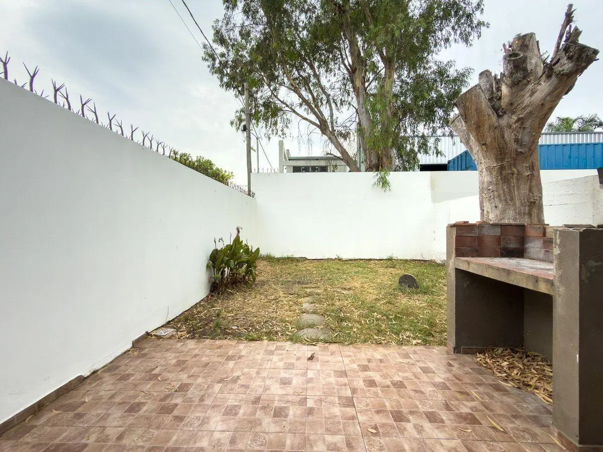 CASA EN VENTA LA PLATA APTO CREDITO 4
