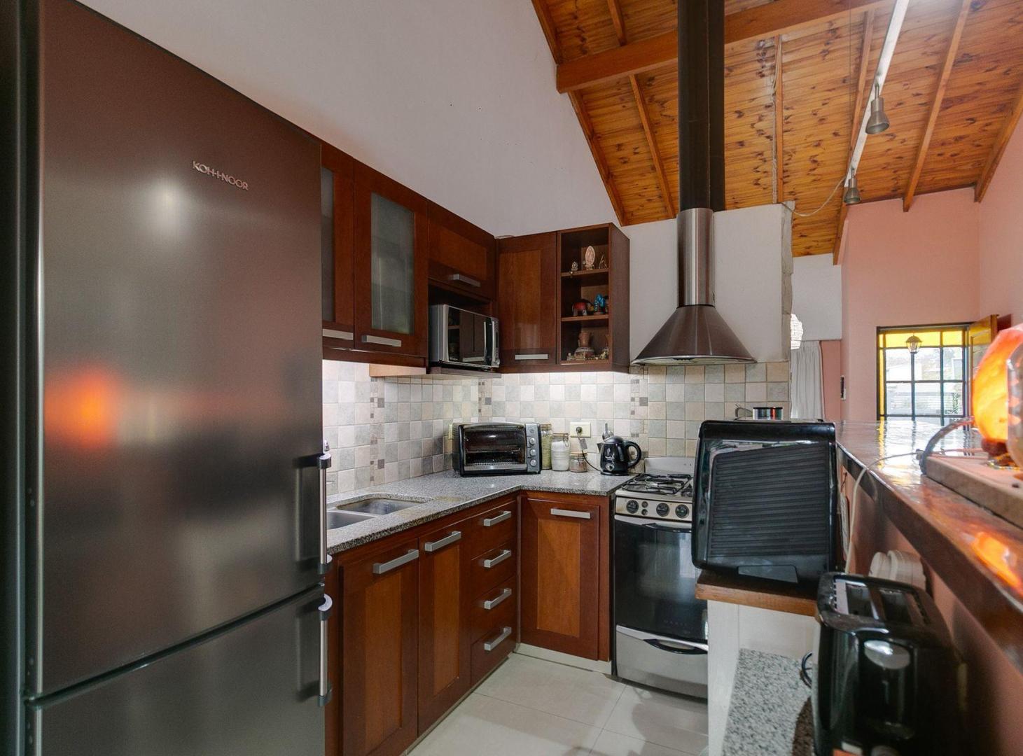 Foto de CASA EN VENTA DE 3 DORMITORIOS Y PARQUE, imagen 3
