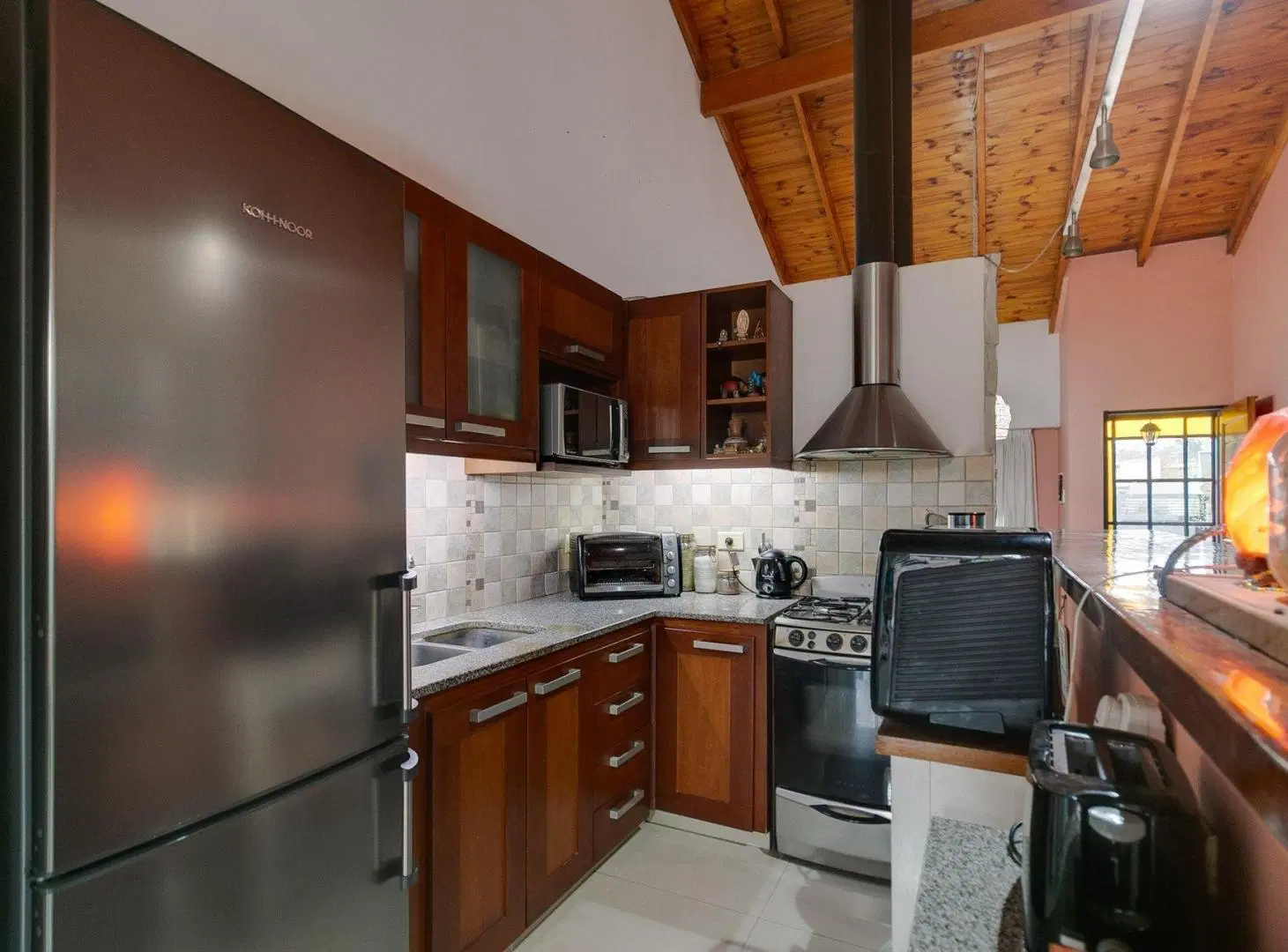 CASA EN VENTA DE 3 DORMITORIOS Y PARQUE 3