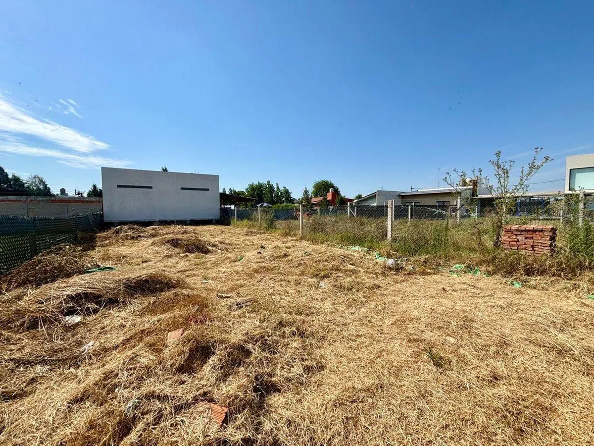 Venta lote con construccion La Plata 3