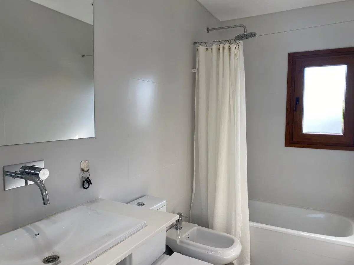 CASAS EN VENTA CITY BELL BARRIO LA CHIQUITA 5