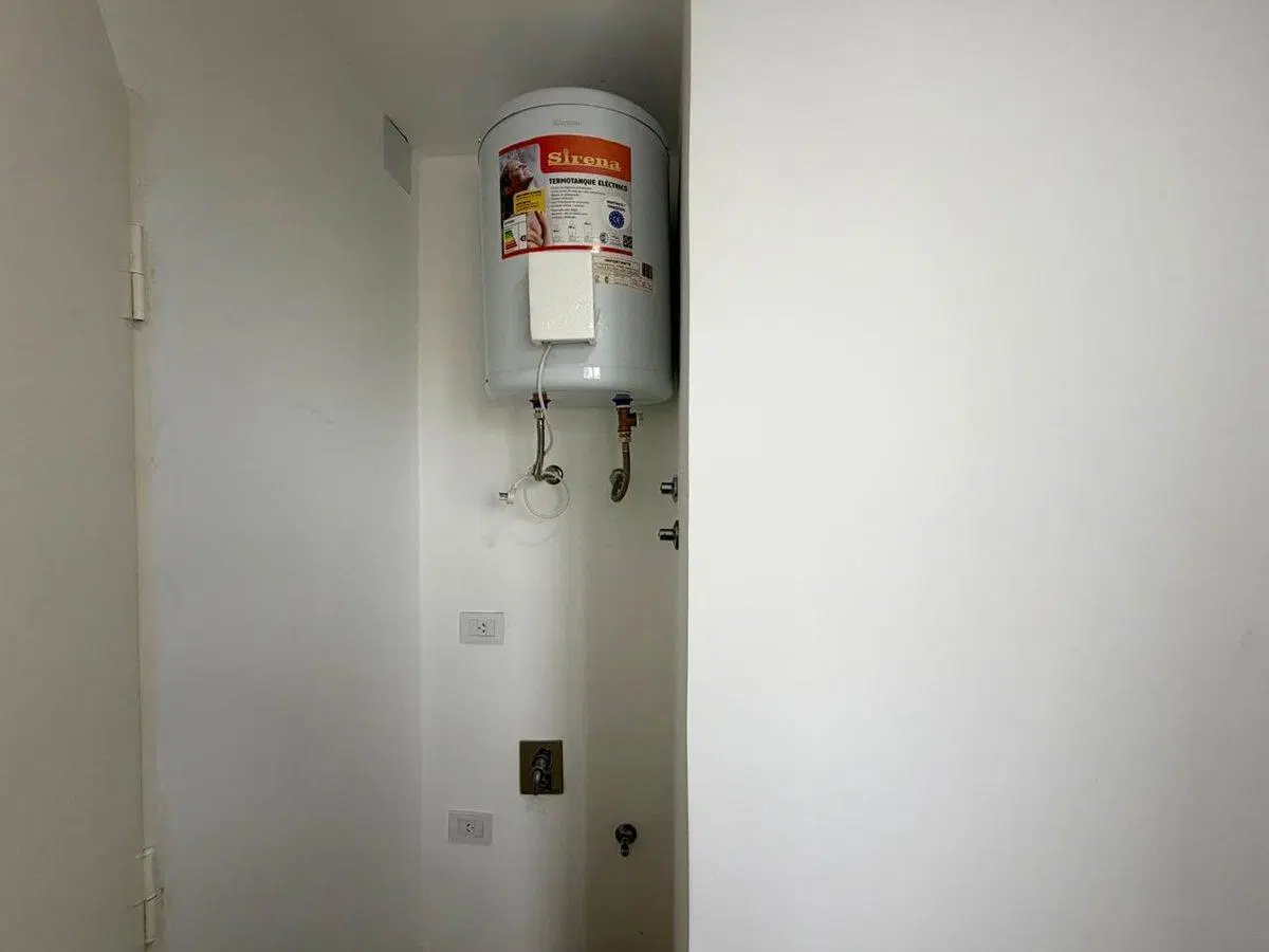 Venta departamento un dormitorio y balcon La Plata 2