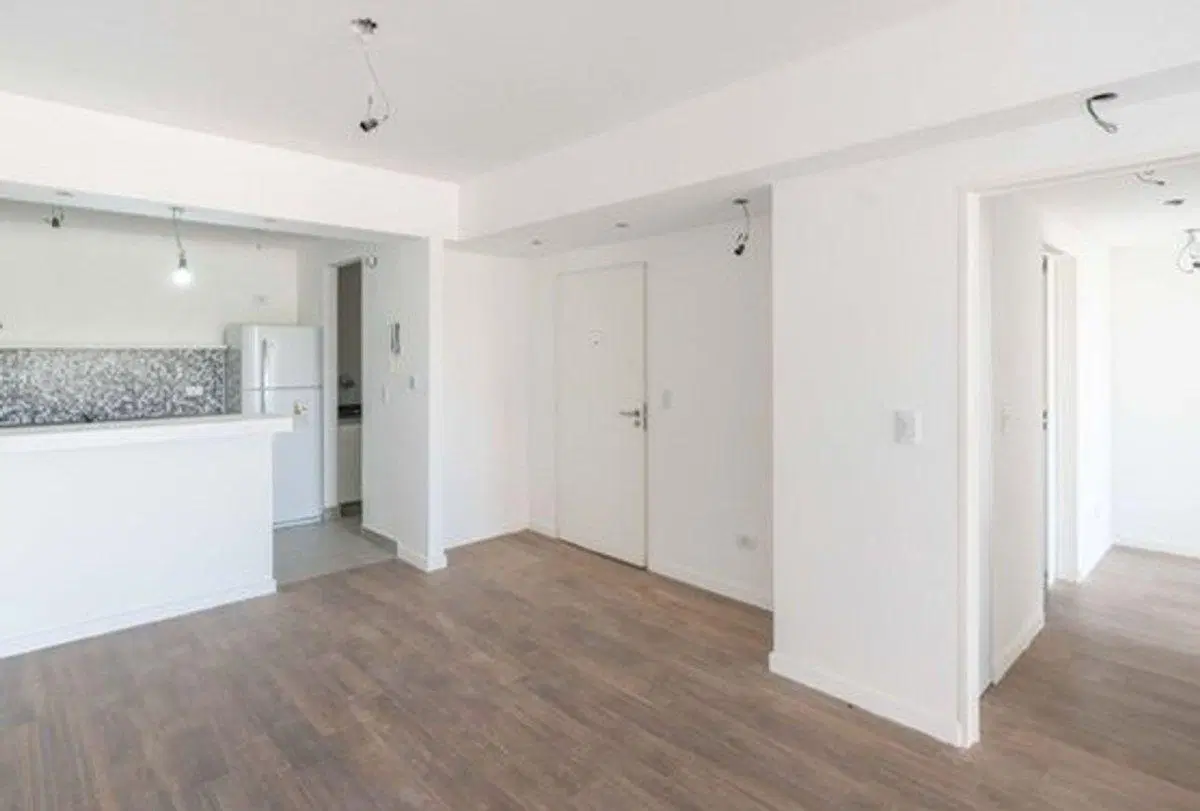 Venta departamento 3 amb. balcón en Pque Patricios 2