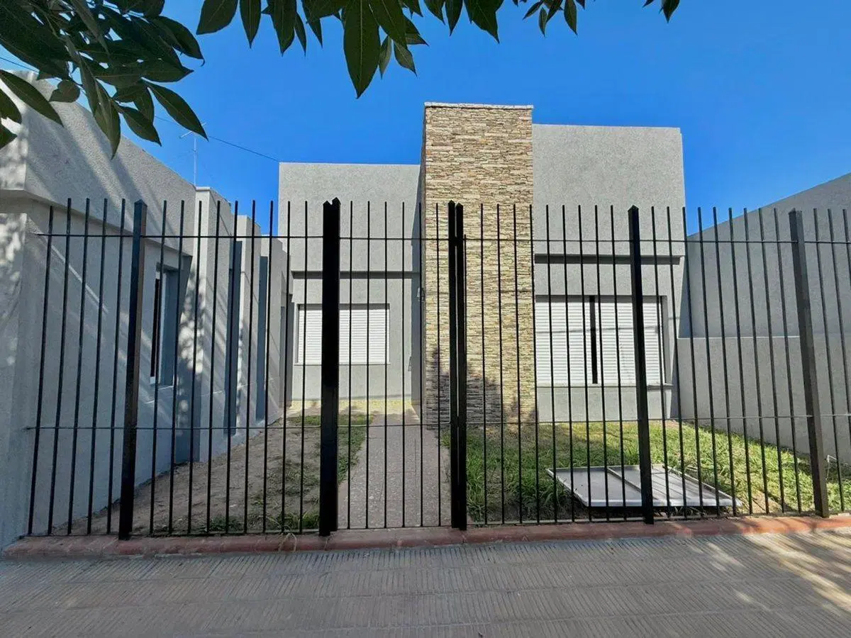 CASA EN VENTA TOLOSA 4