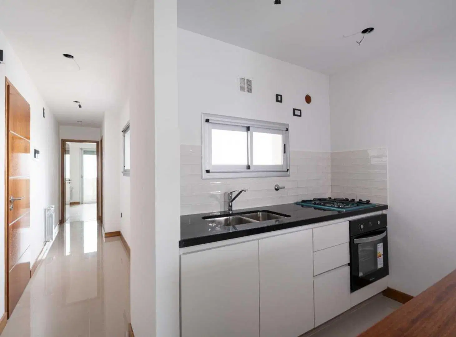Departamento de un dormitorio en venta en La Plata 3