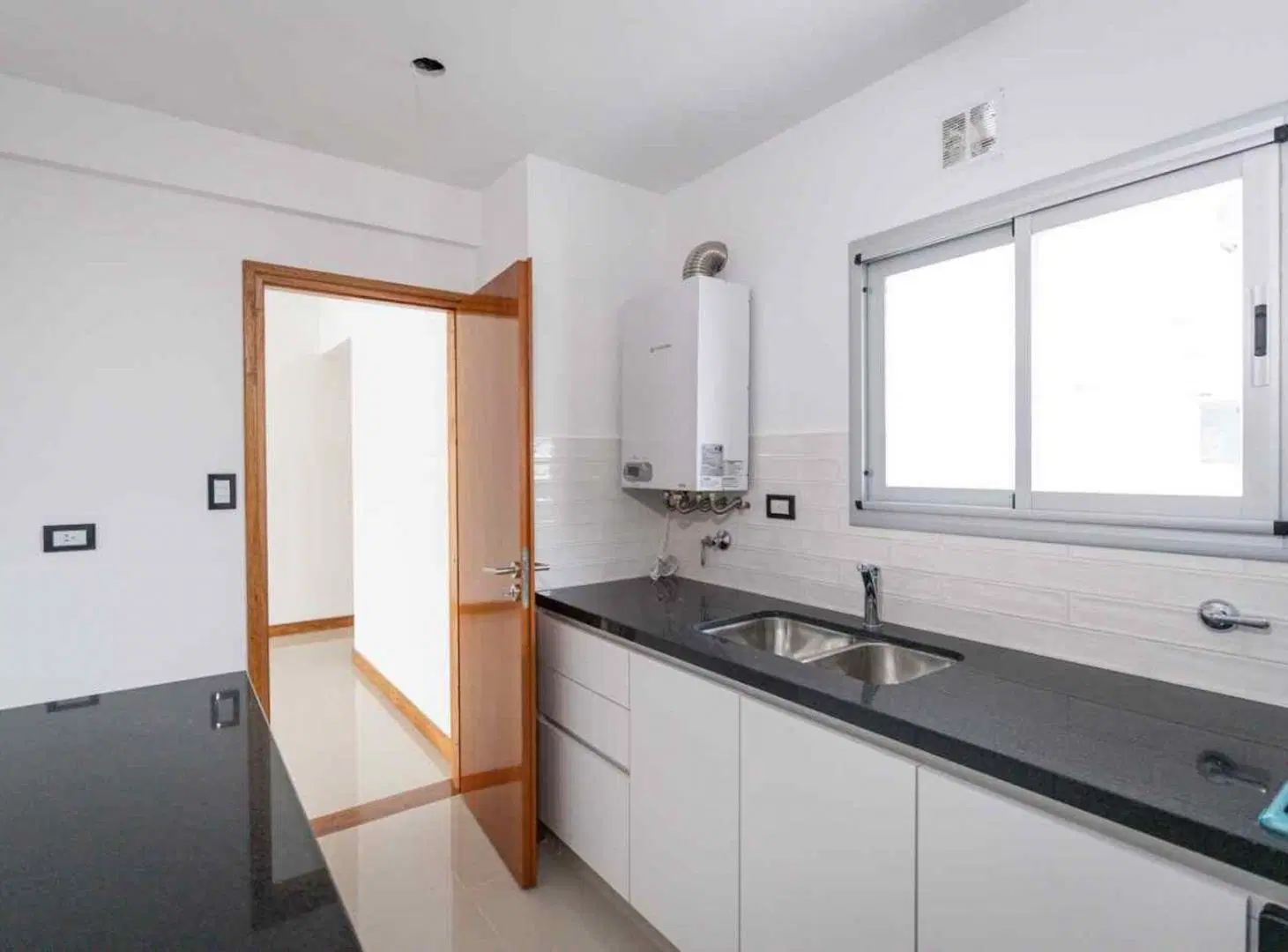 Departamento de un dormitorio en venta, La Plata 3